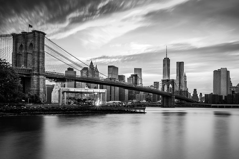 samenzwering buis armoede Brooklyn Bridge bij Zonsondergang B&W Fotobehang op maat gemaakt! - Repro.nl